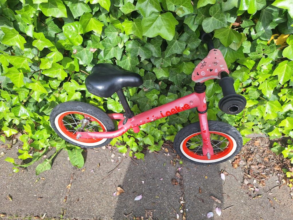 Loekie loopfiets roze, Ophalen, Gebruikt, Minder dan 16 inch