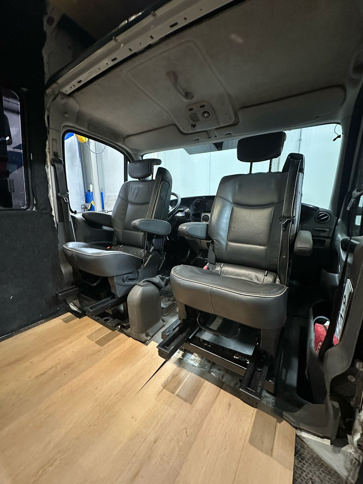 3 zeer mooie zwart leren stoelen 3p gordel isofix camper bus, Ophalen, Gebruikt, Hyundai