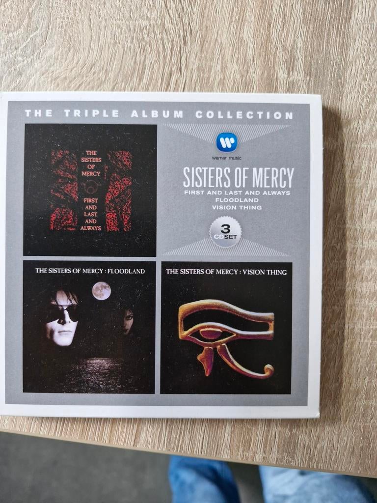 The Sisters of Mercy - The Triple Album Collection (3CD), Ophalen of Verzenden, Zo goed als nieuw
