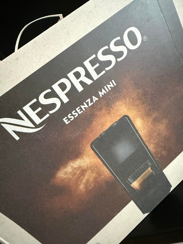 Nespresso Essenza Mini Koffiezetapparaat - Zo goed als nieuw, Witgoed en Apparatuur, Koffiezetapparaten, Espresso apparaat, Ophalen of Verzenden