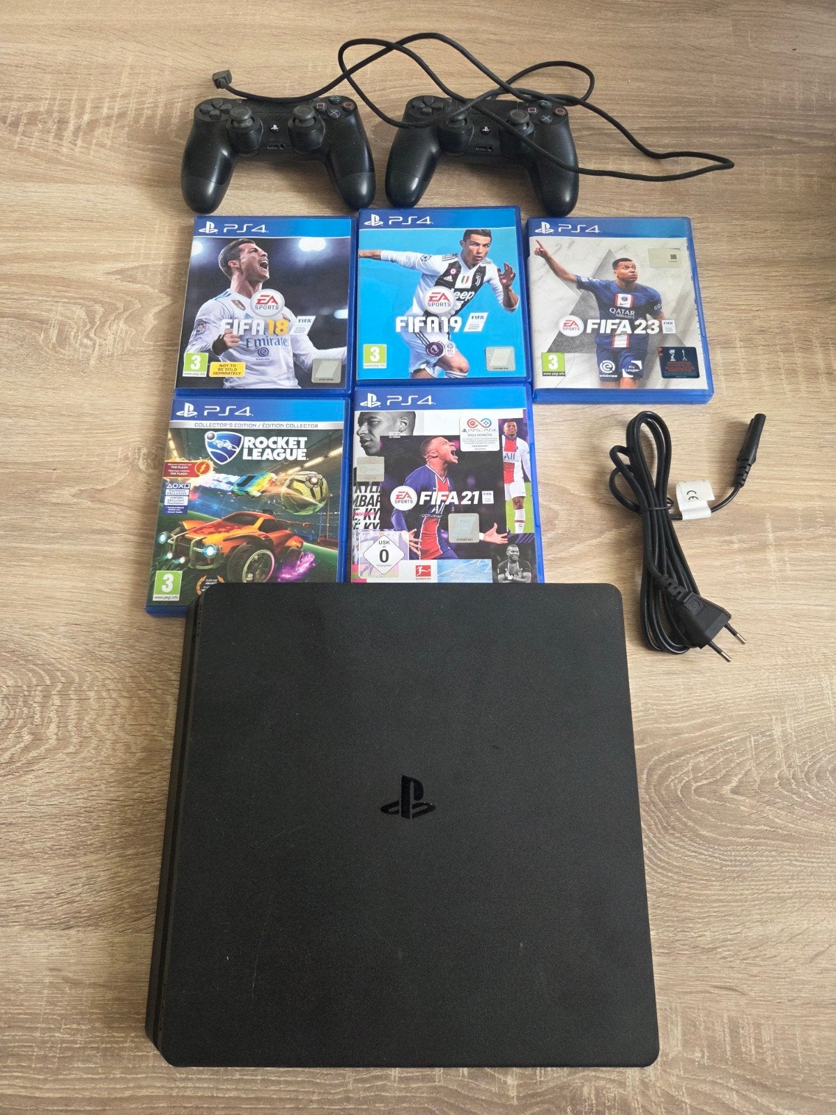 Playstation 4 met 5 spellen, Ophalen, Met games, Met 2 controllers, Zo goed als nieuw
