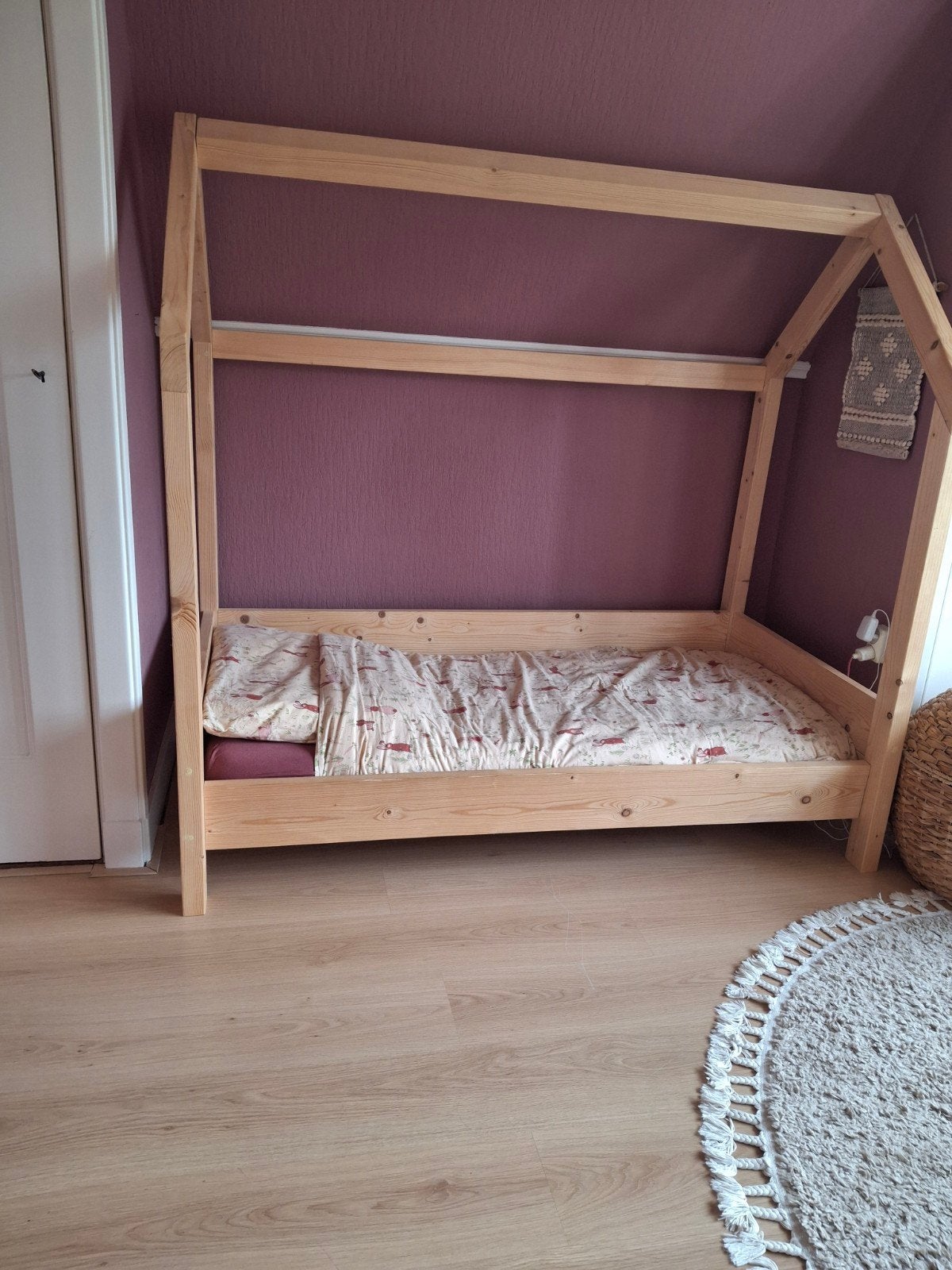Handgemaakt peuter/kleuterbed met matras 150x70, Kinderen en Baby's, Kinderkamer | Bedden, Gebruikt, 70 tot 85 cm, Matras, 140 tot 160 cm