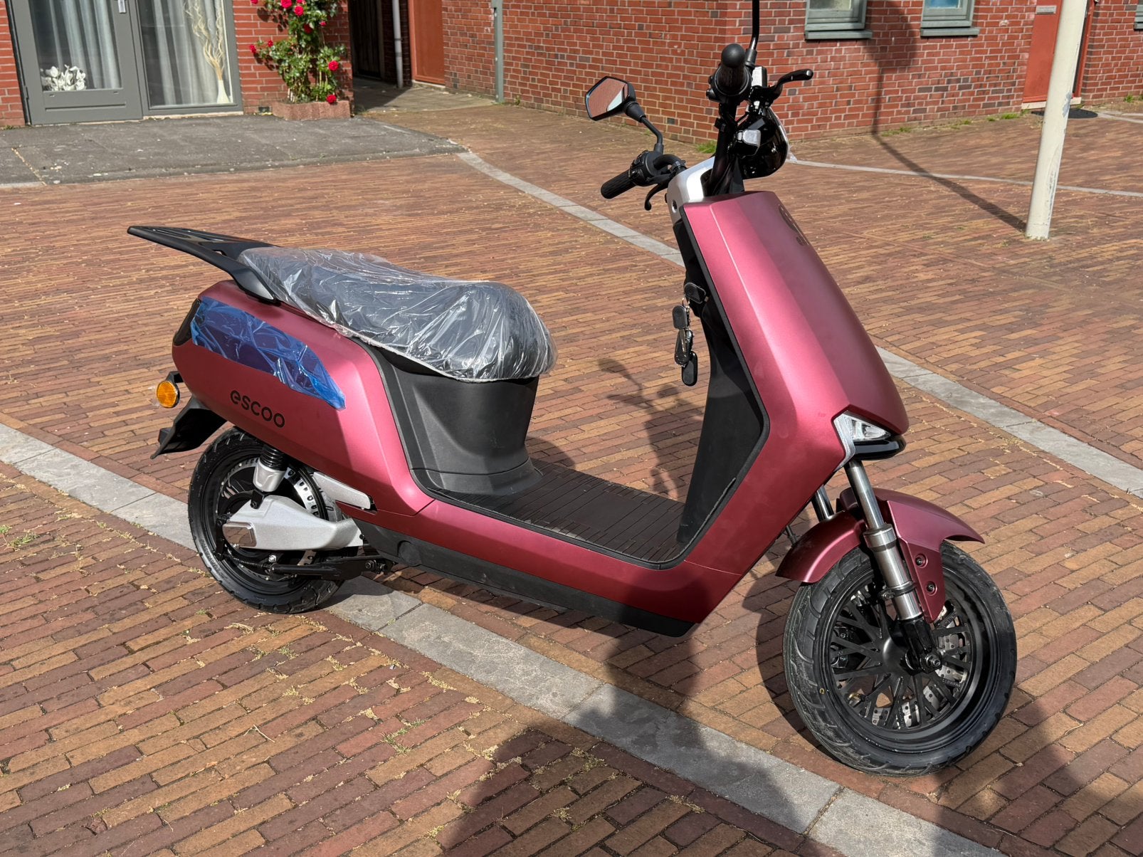 Slane Y-H9 Escoo elektrische scooter met dubbele accu, Fietsen en Brommers, Ophalen, Maximaal 45 km/u, Elektrisch, Nieuw