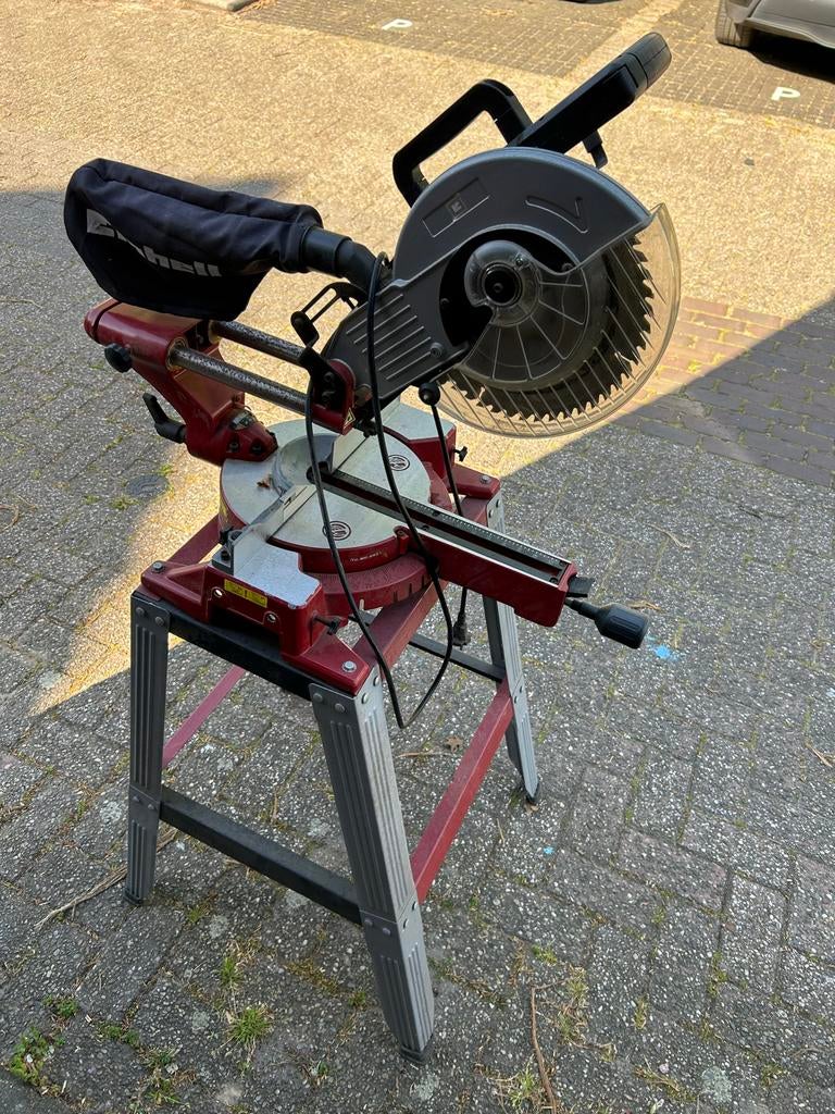 Einhell Afkortzaag met onderstel, Doe-het-zelf en Verbouw, Gereedschap | Zaagmachines, Ophalen, Gebruikt, 70 mm of meer, 600 tot 1200 watt