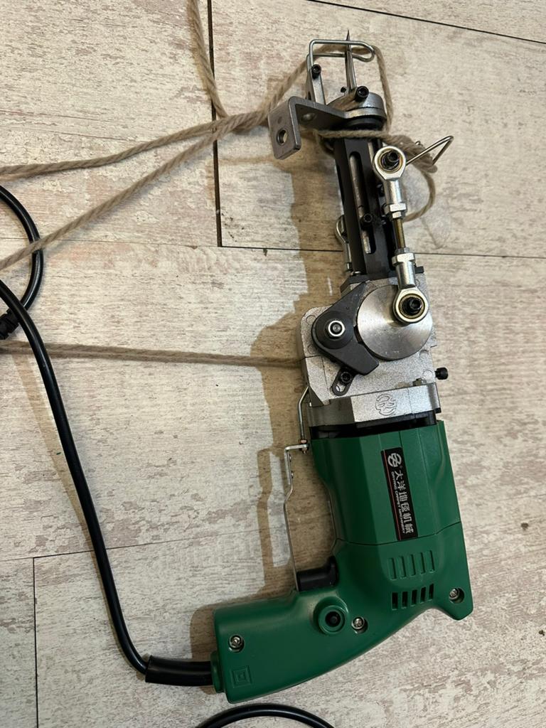 Professionele Tufting Machine voor Tapijten en Kleden, Variabele snelheid, Overige typen, Ophalen of Verzenden, Zo goed als nieuw