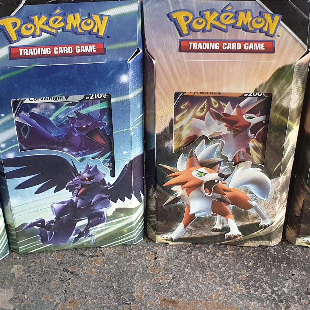 Pokémon V Battle Decks: Corviknight V & Lycanroc V, Hobby en Vrije tijd, Verzamelkaartspellen | Pokémon, Nieuw, Speeldeck, Foil