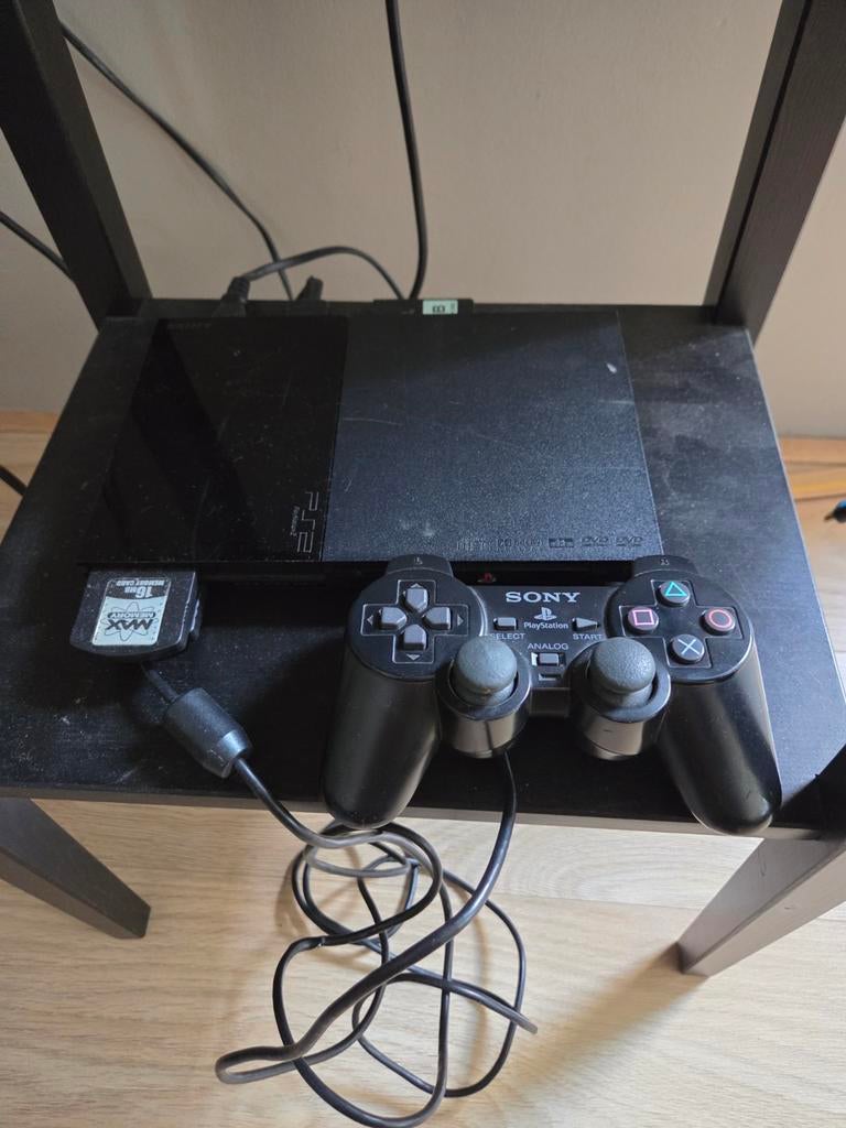 PS2 Slim met geheugenkaart en controller, Spelcomputers en Games, Spelcomputers | Sony PlayStation 2, Ophalen