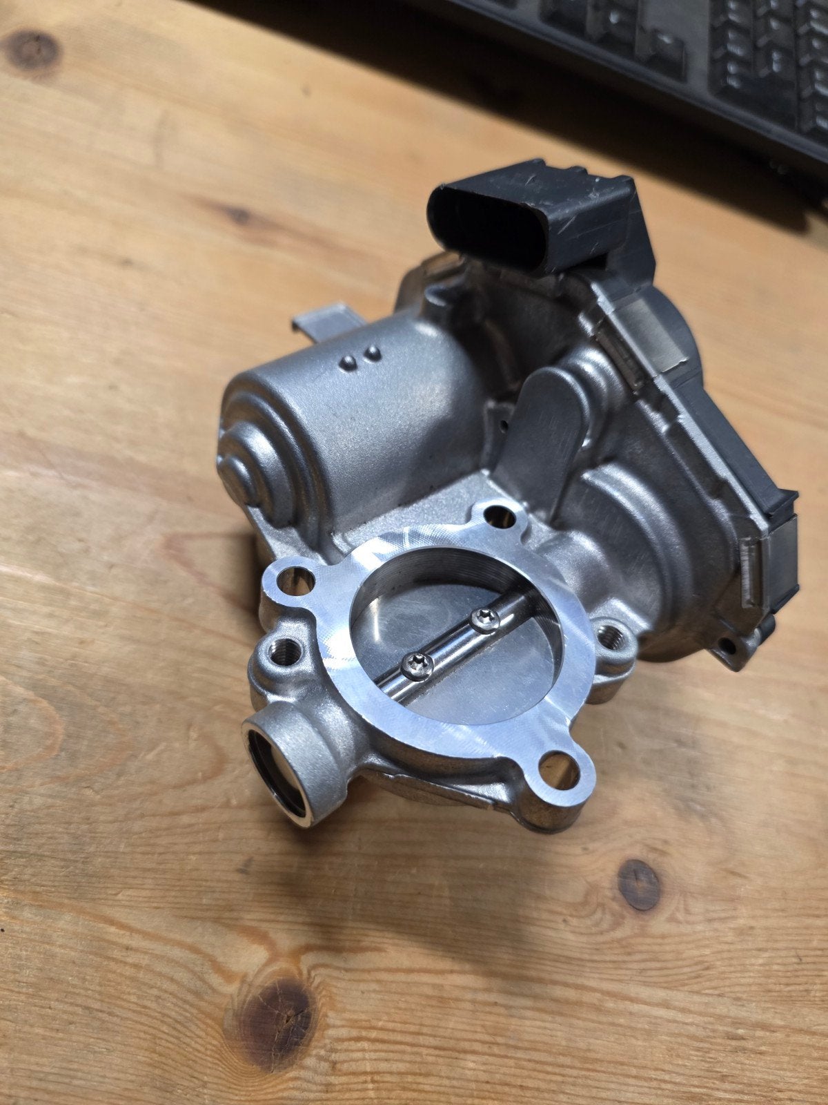 Gasklephuis voor diverse automerken 05l131501c, Nieuw, Ophalen of Verzenden, Universele onderdelen