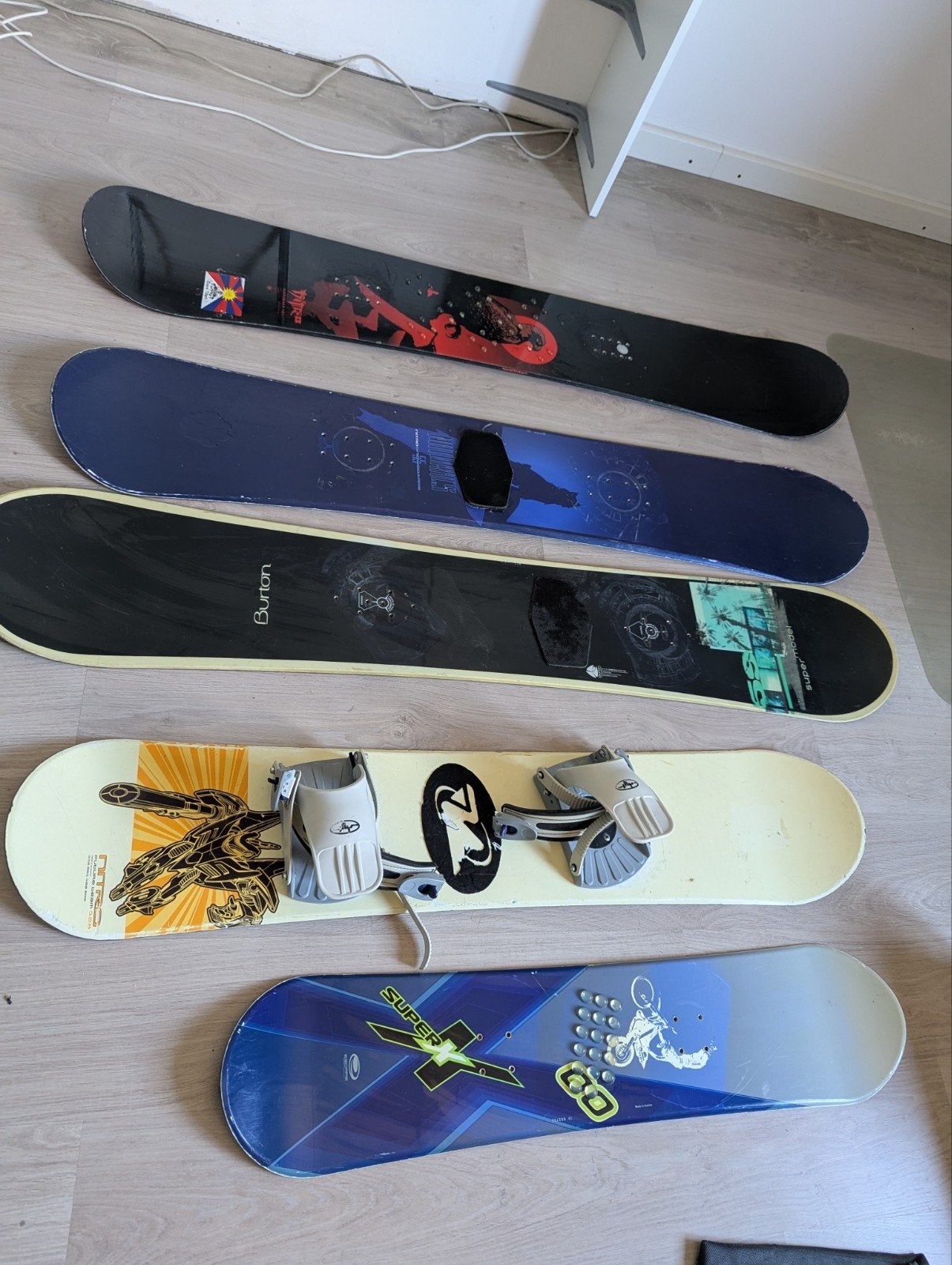 Diverse snowboards, waaronder Nitro en Burton, Ophalen