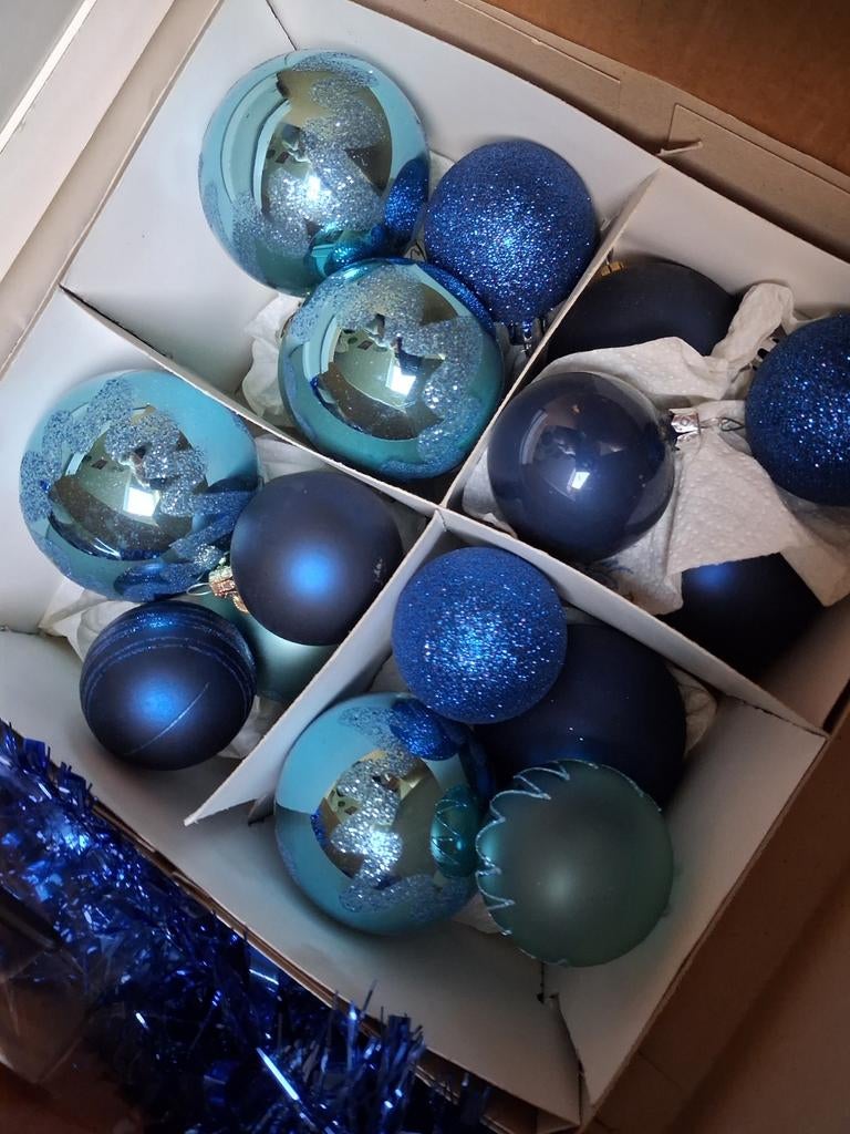 Kerstballen, Diversen, Ophalen