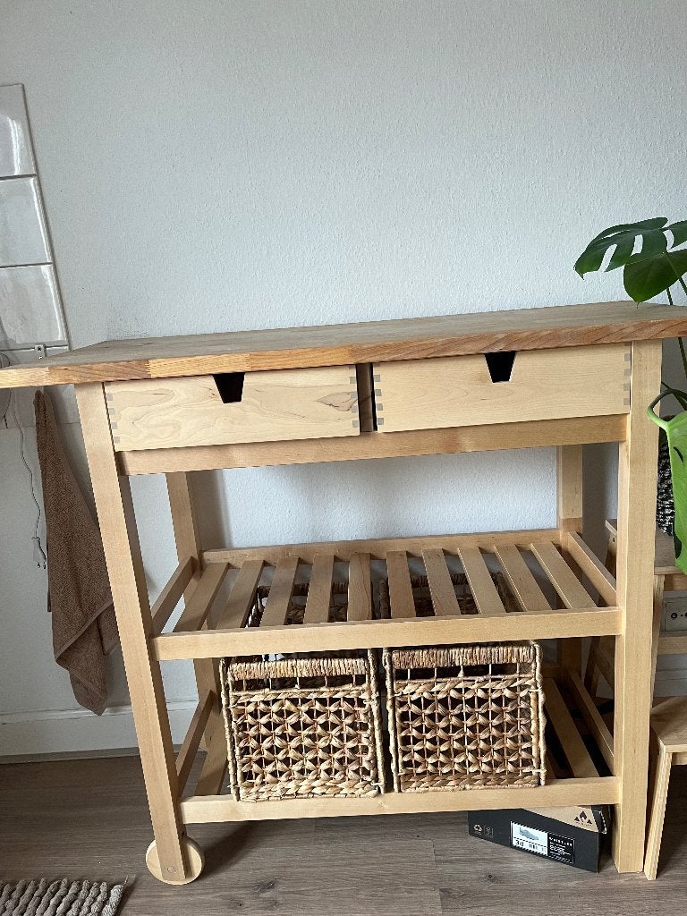 IKEA houten tafel, met opberg ruimte! Moet snel weg!, Huis en Inrichting, Tafels | Bijzettafels, Ophalen, Industrieel, natuur, IKEA