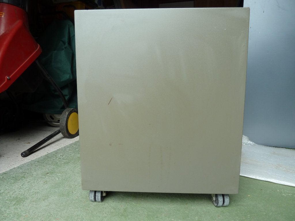 Stevig stalen kastje op wielen, Ophalen, Minder dan 50 cm, Gebruikt, Minder dan 100 cm