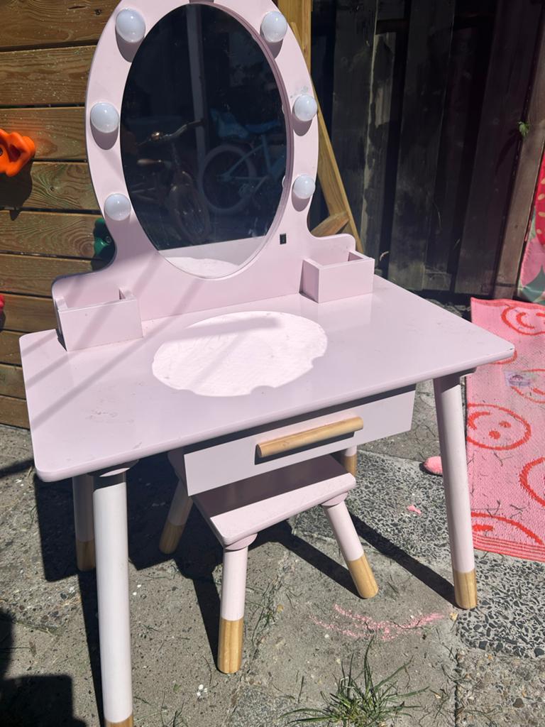 Make-Up tafel kind met licht, Ophalen, Zo goed als nieuw