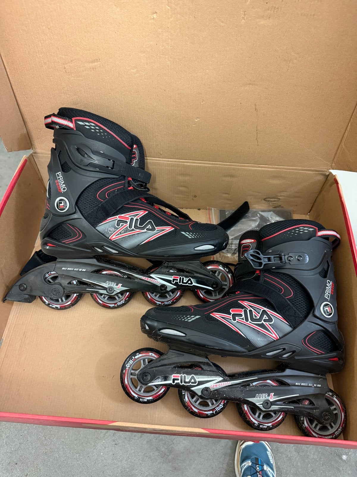Fila Inline Skates Zwart/Rood - Maat 44, Sport en Fitness, Ophalen of Verzenden, Gebruikt, Heren, Inline skates 4 wielen