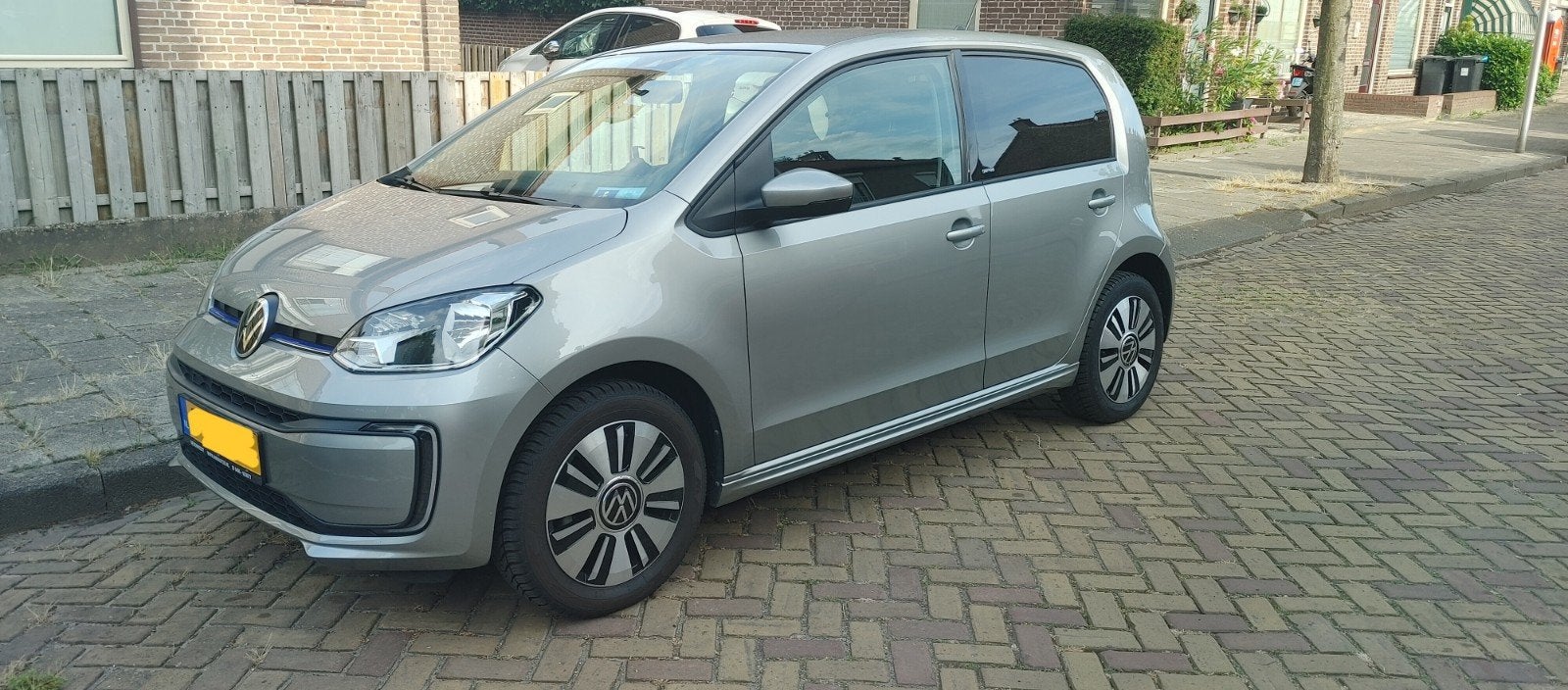 Volkswagen up! Elektromotor 82pk 5D 2021 Grijs, Auto's, 83 pk, 37 €/maand, Up!, 4 stoelen