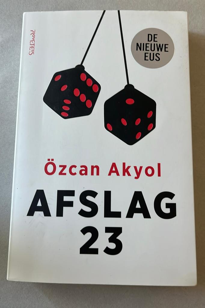 Afslag 23 - Özcan Akyol, Verzenden, Zo goed als nieuw, Nederland