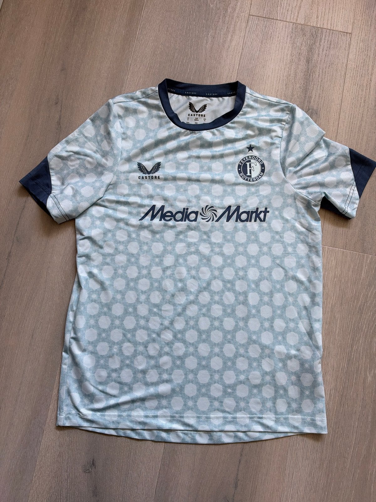 Castore Feyenoord 2025/26 derde shirt maat 158 als nieuw, Ophalen of Verzenden, Zo goed als nieuw, Overige maten, Meerkleurig