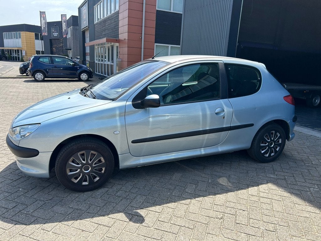 Peugeot 206 1.4 X-line, Auto's, Peugeot, Bedrijf, 75 pk, 1100 kg, Zilver of Grijs