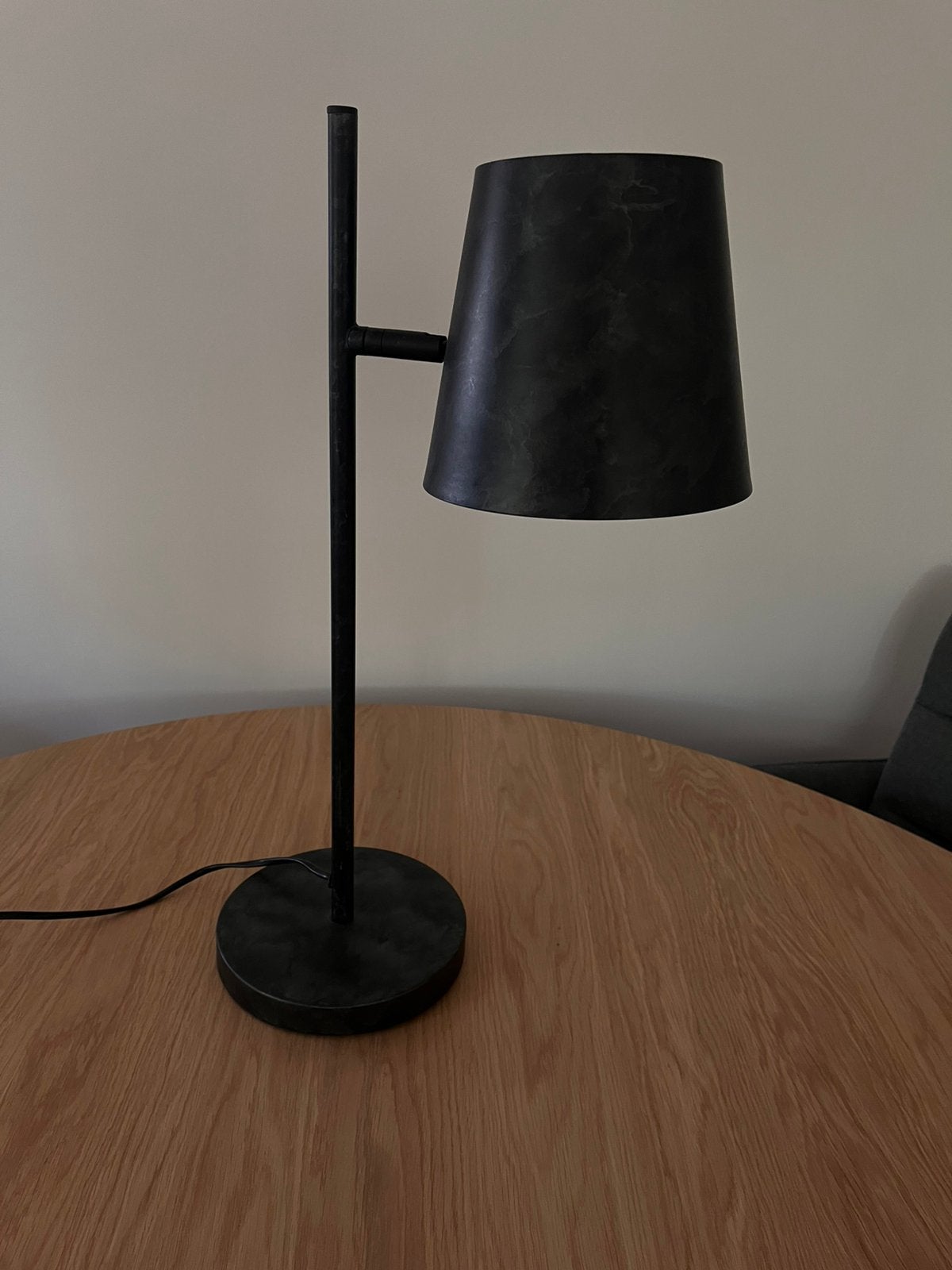 Mooie metalen tafellamp, Zwart, Ophalen of Verzenden, Zo goed als nieuw