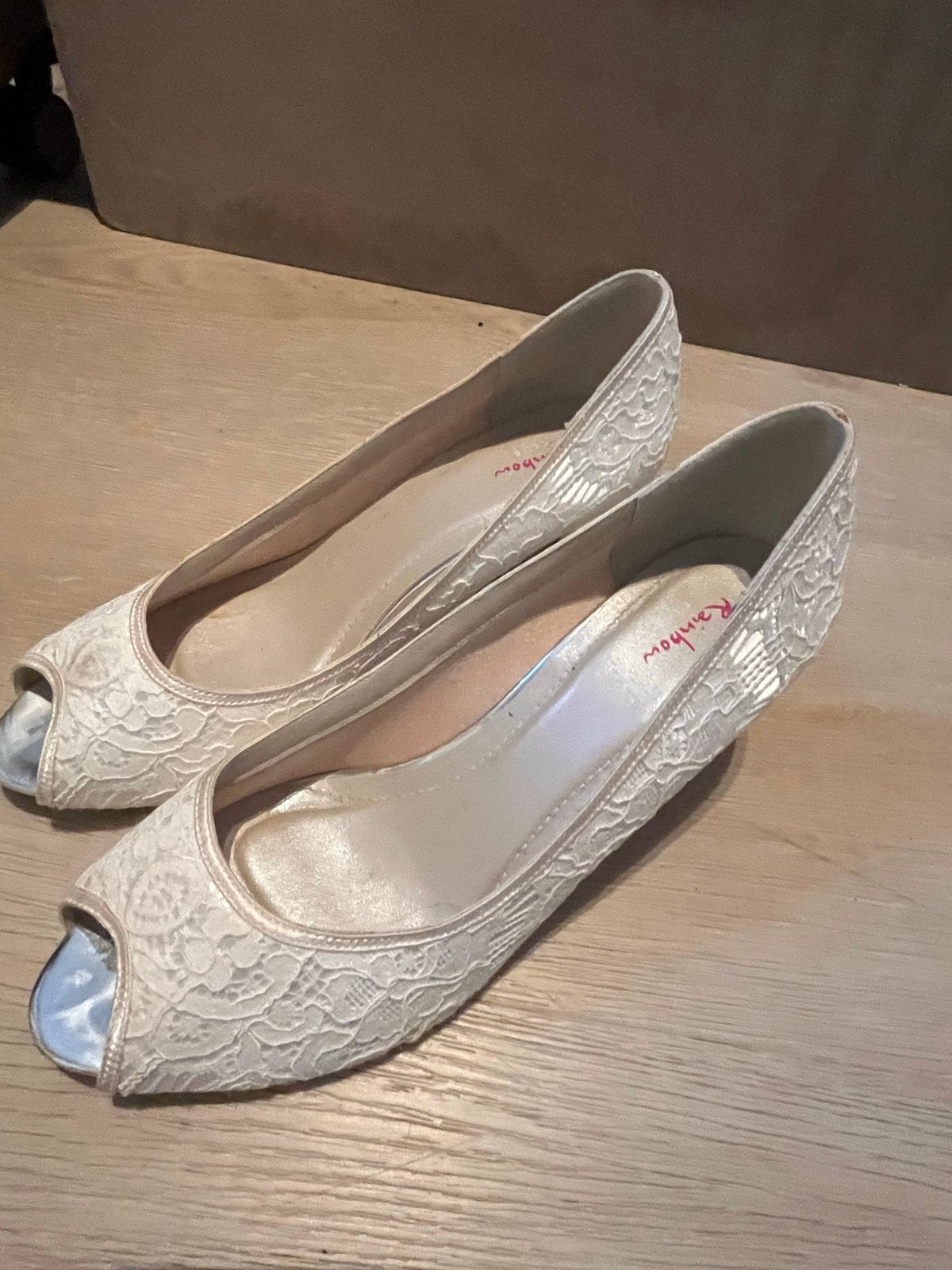 Rainbow Club bruidsschoenen maat 6 (39) met kant, Ophalen of Verzenden, Gedragen, Wit, Schoenen met lage hakken
