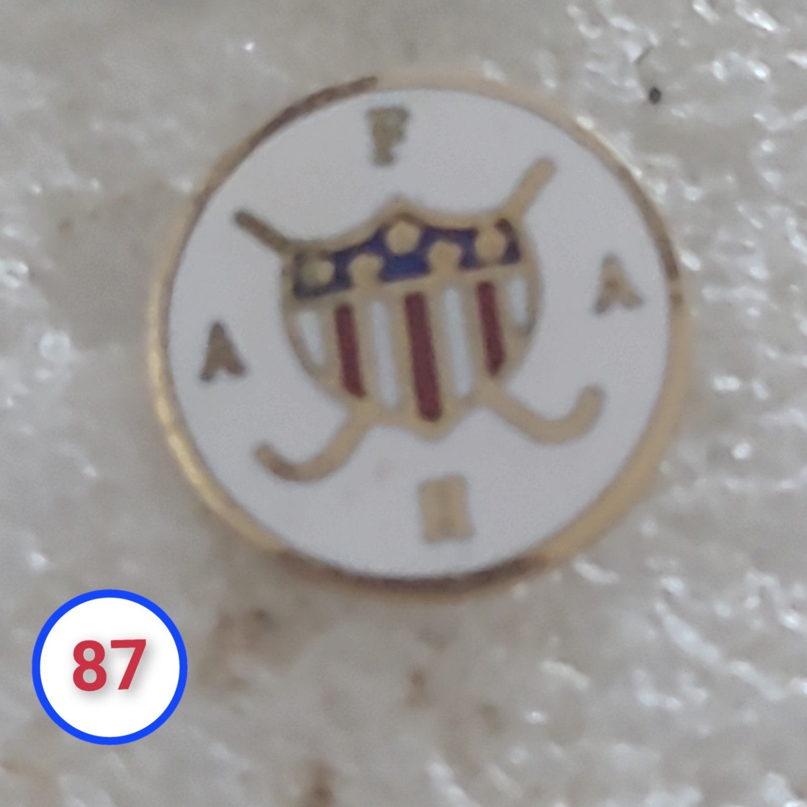 Vintage Pin Voetbalclub, Verzamelen, Speldjes, Pins en Buttons, Verzenden, Zo goed als nieuw, Sport