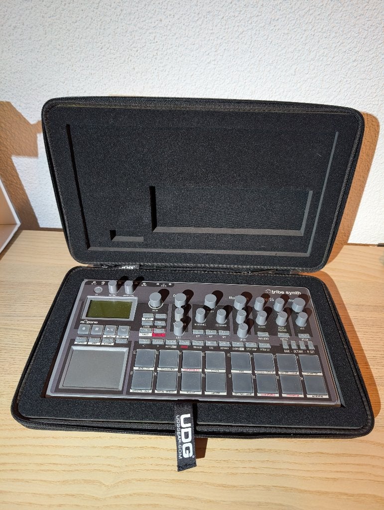 Korg Electribe 2 groovebox met Mxpand overlay + UDG hardcase, Gebruikt, Korg, Met koffer of flightcase, Overige aantallen