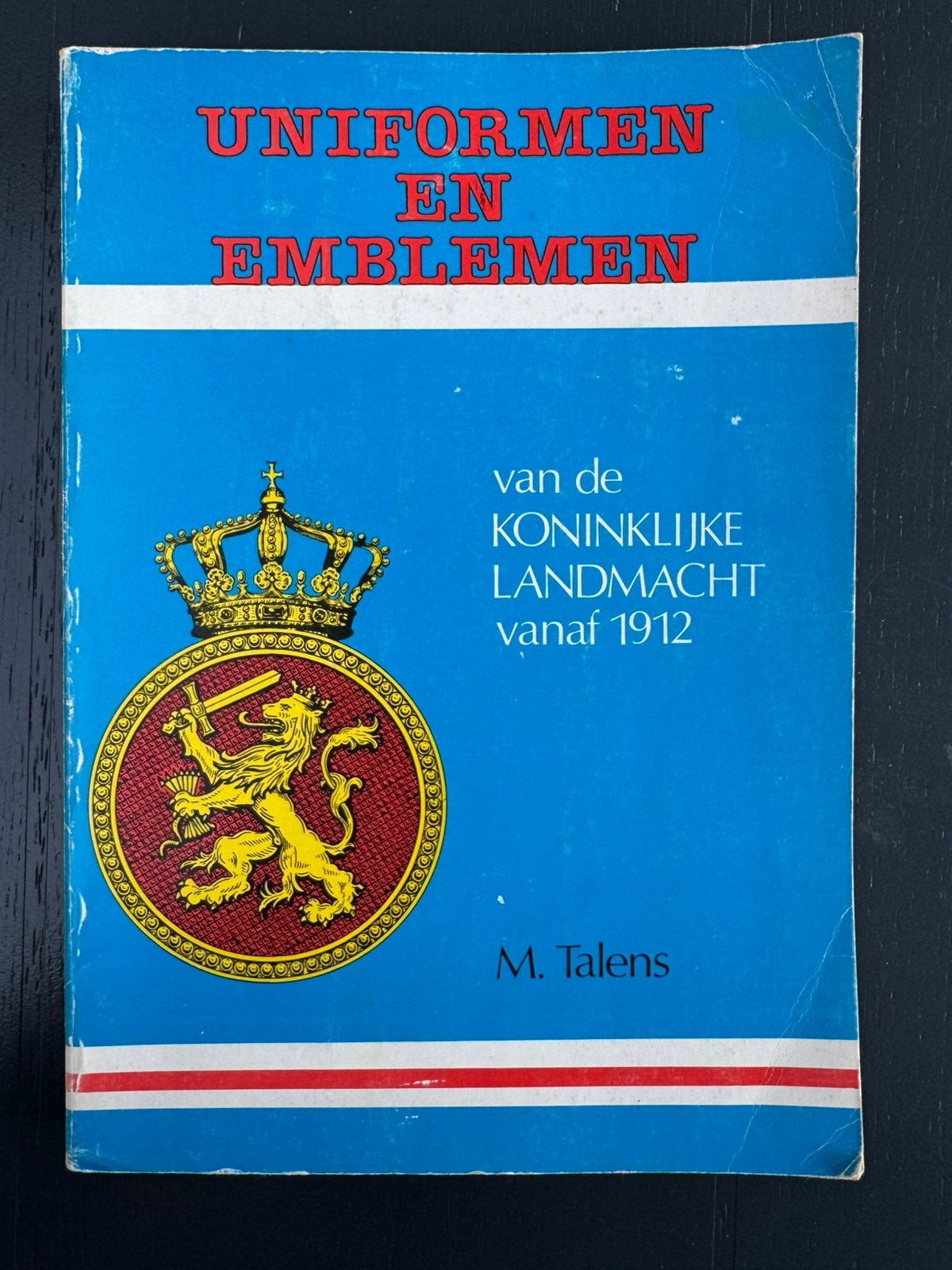 Talens Uniformen Emblemen KL, Ophalen of Verzenden, Landmacht, Nederland, Boek of Tijdschrift