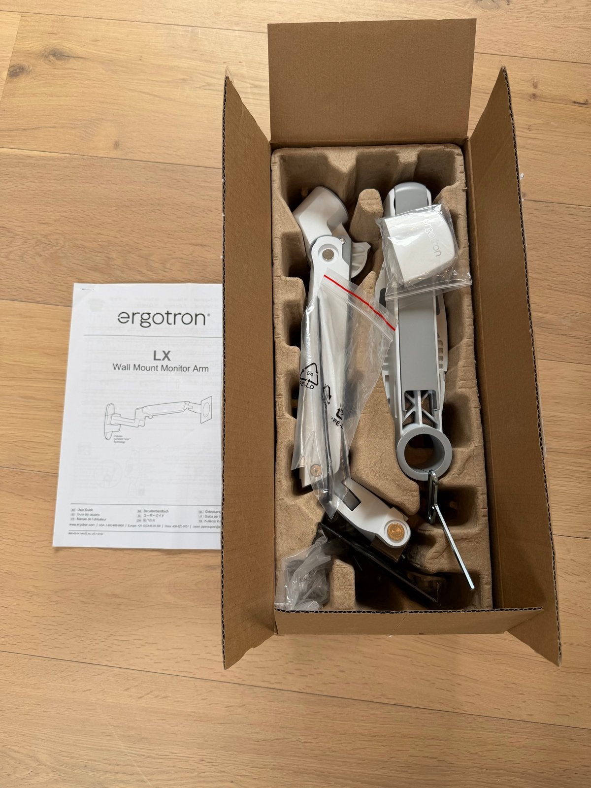 Ergotron LX Wall Mount Monitor Arm white - Nieuwstaat, Computers en Software, Monitoren, Ophalen, Nieuw