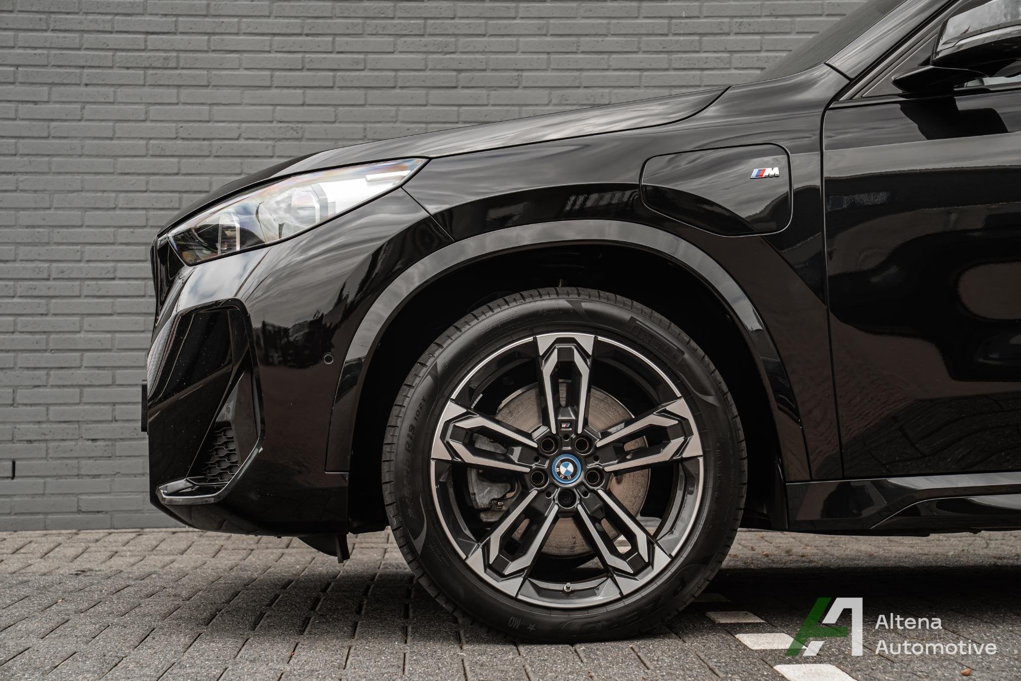BMW X1 xDrive30e M-sport, BTW, panorama dak, head-up, harman, Auto's, 12 maanden, Stof, Gebruikt, Adaptive Cruise Control