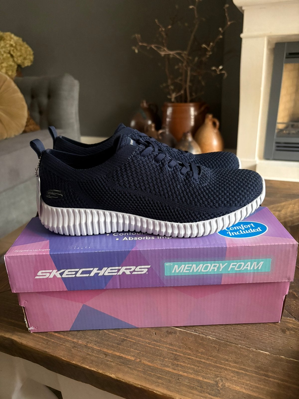 Skechers prachtige donkerblauwe splinternieuwe sneakers 42, Kleding | Dames, Schoenen, Blauw, Nieuw, Ophalen of Verzenden, Sneakers of Gympen