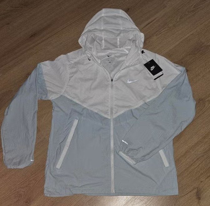 Nike Miller/Running - Nieuw met kaartjes - Zeldzame kleur, Kleding | Dames, Jassen | Zomer, Wit, Nike, Nieuw, Ophalen of Verzenden
