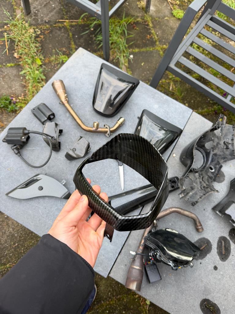 Vespa Sprint Lampenkap / Sierlijst Carbonlook, Ophalen of Verzenden, Gebruikt, Kap, Vespa