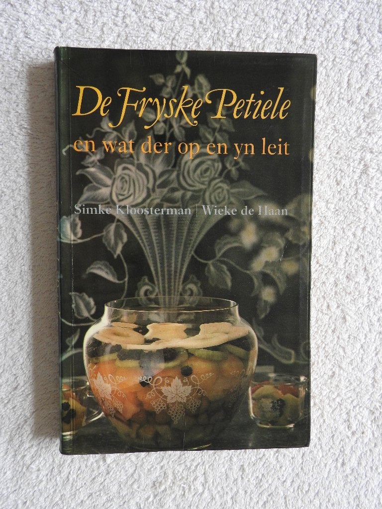 De Fryske Petiele en wat der op en yn leit, Boeken, Ophalen of Verzenden, Zo goed als nieuw