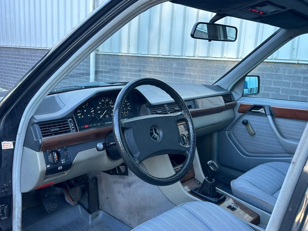 Mercedes-Benz E-Klasse 200-500 250D Oldtimer | CV | STOELVER, foto 8