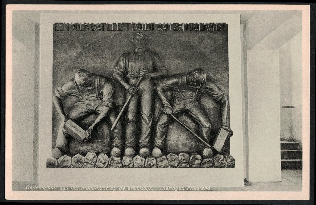 Wieringen - Friesland, Gedenkplaat Monument Afsluitdijk., Ophalen of Verzenden, 1940 tot 1960, Friesland
