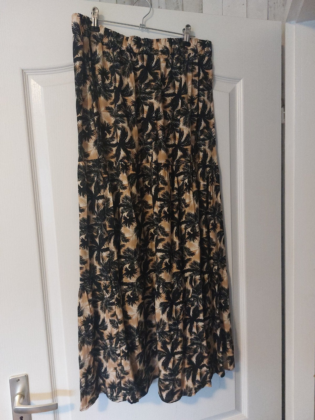 Maxi rok met palmboomprint - Zwart/Beige, Zwart, Maat 42/44 (L), Ophalen of Verzenden, Zo goed als nieuw