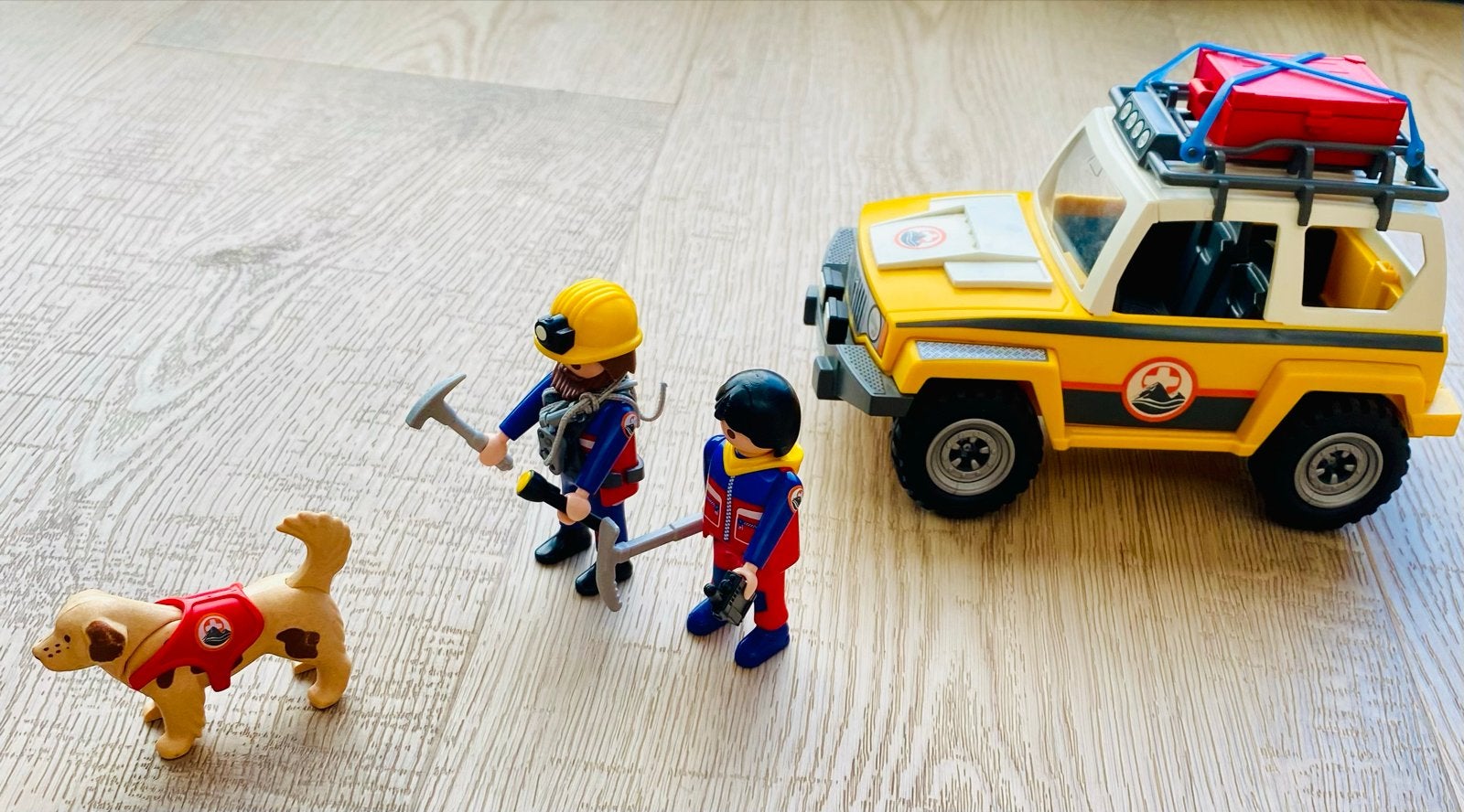 Playmobil Reddingsvoertuig met Figuren en Hond, Ophalen, Gebruikt, Complete set, Voertuig