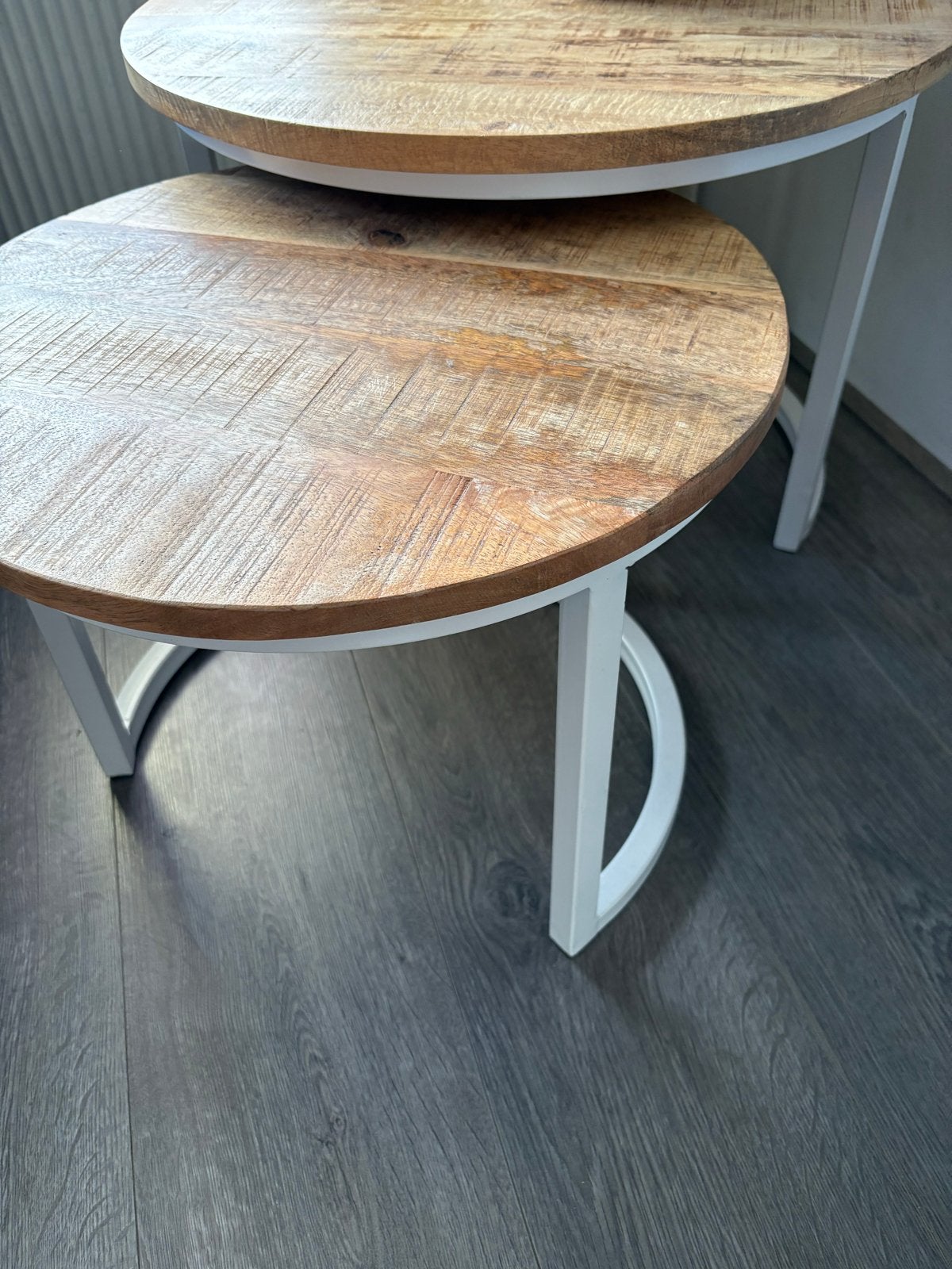 Set van 2 ronde bijzettafels - Mangohout en metaal, Minder dan 45 cm, Minder dan 55 cm, Gebruikt, Rond