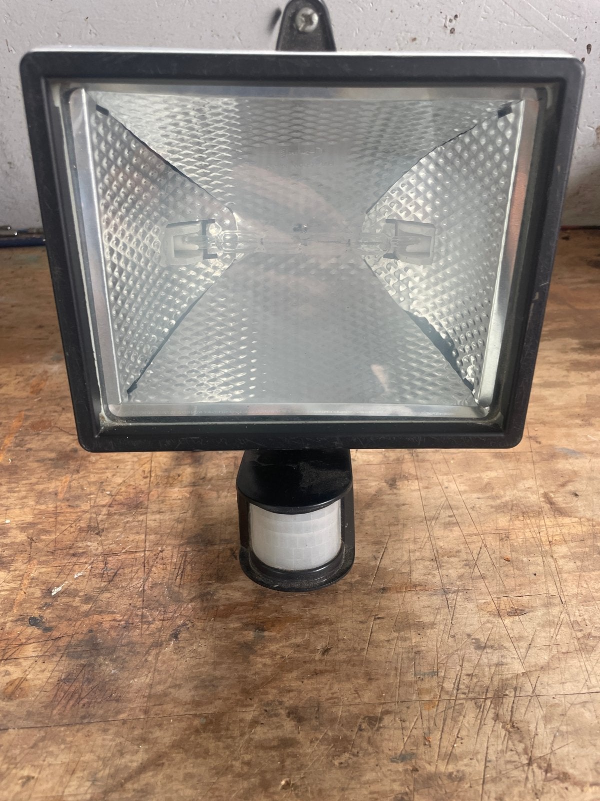 Diamant Halogeen Lamp met Sensor - Max 500W, Ophalen, Gebruikt, 500 watt of meer, Lamp met armatuur