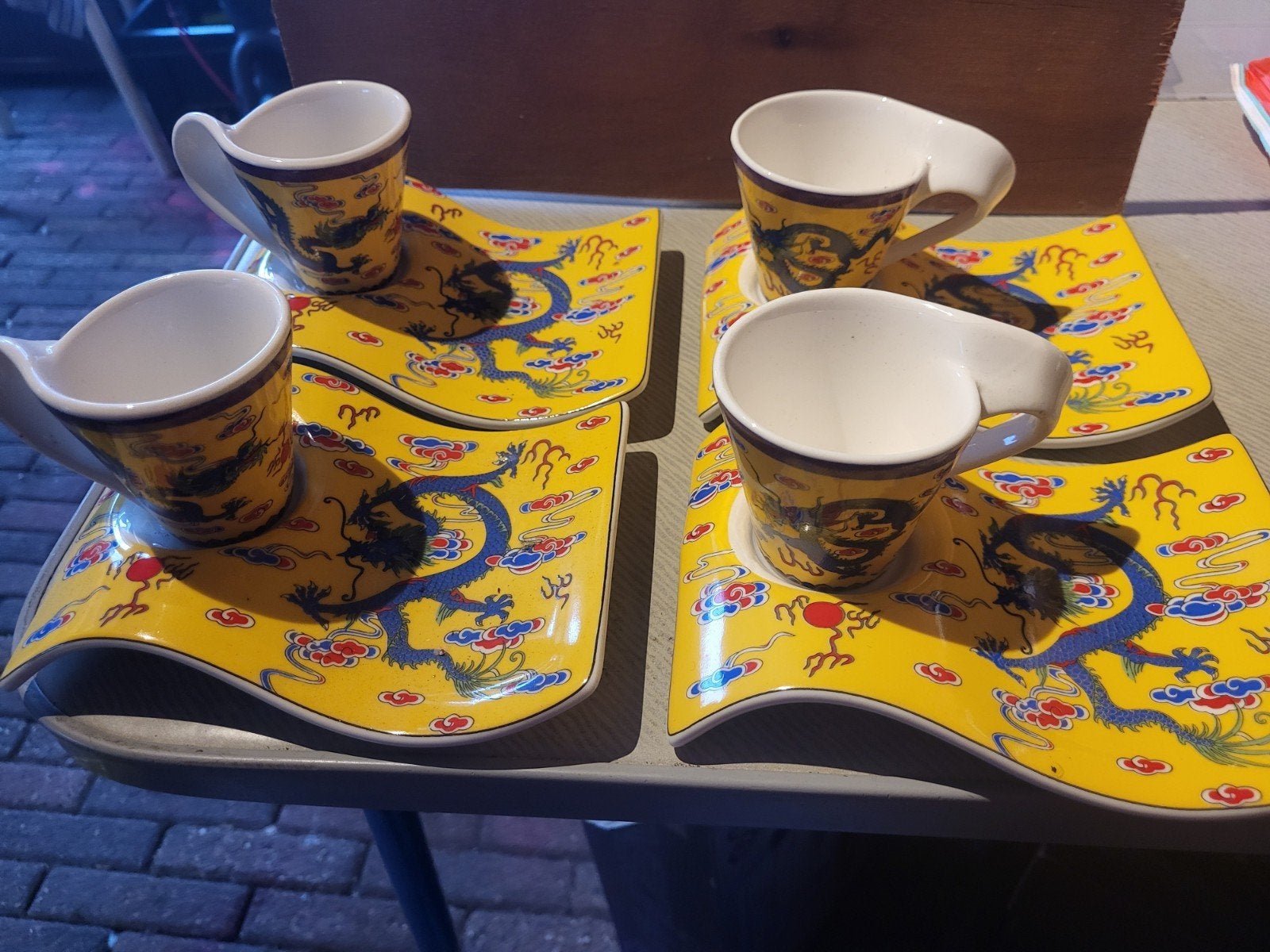 Uniek Chinees theeservies met drakenmotief, Antiek en Kunst, Antiek | Porselein, Ophalen of Verzenden