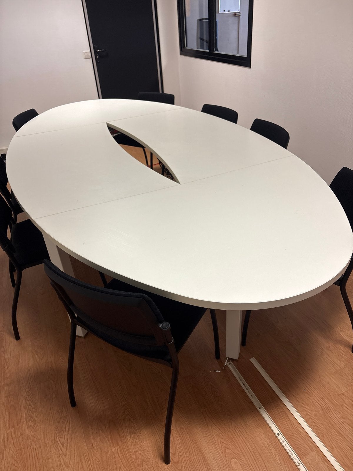 Conferentietafel met 8 stoelen, Vergader- of Presentatieruimte, Ophalen of Verzenden, Gebruikt, Tafel