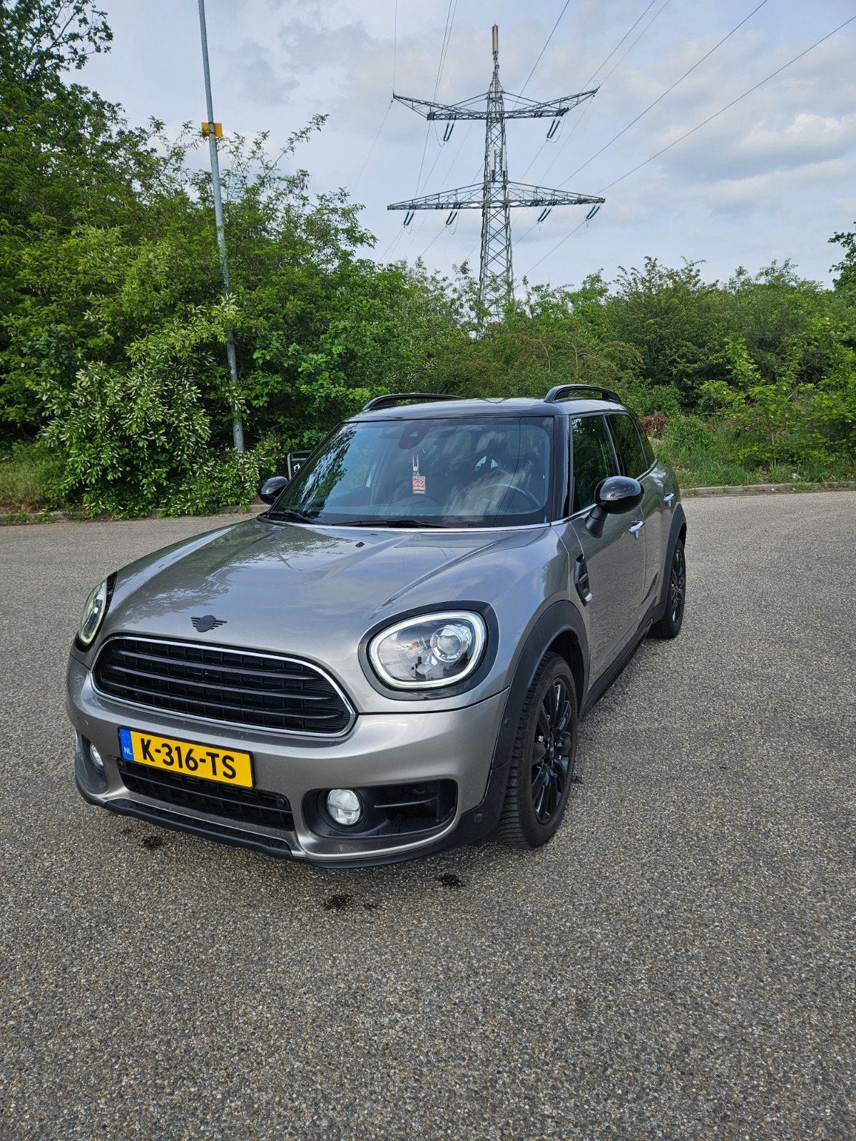 Mini Countryman 1.5 100KW Cooper AUT 2017 Grijs, Auto's, Mini, 136 pk, Countryman, 715 kg, 1365 kg