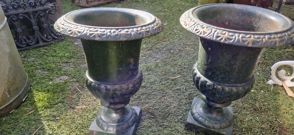 2 gietijzeren siervazen voor binnen of buiten (brocante), Tuin en Terras, Ophalen of Verzenden, Nieuw