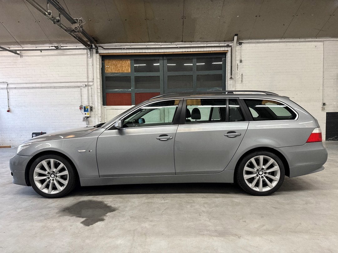 BMW 5-serie Touring 523i Executive | M pakket | PDC | Navi |, Auto's, Automaat, Achterwielaandrijving, Zwart, 2497 cc