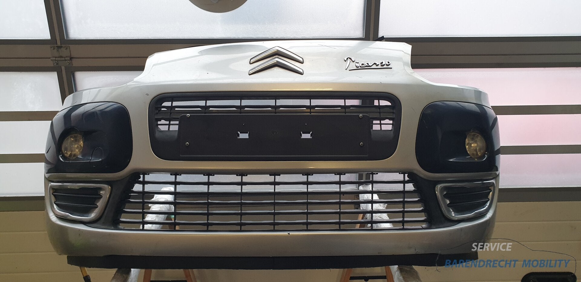 Voorbumper met grille Citro n C3 Picasso zilver origineel ge, Gebruikt, Citroën, Ophalen of Verzenden, Bumper