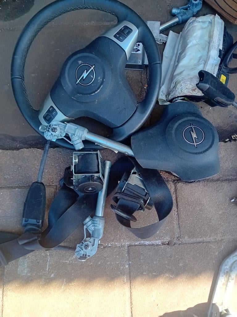 Opel stuurwiel en gordels, Ophalen of Verzenden, Gebruikt, Opel