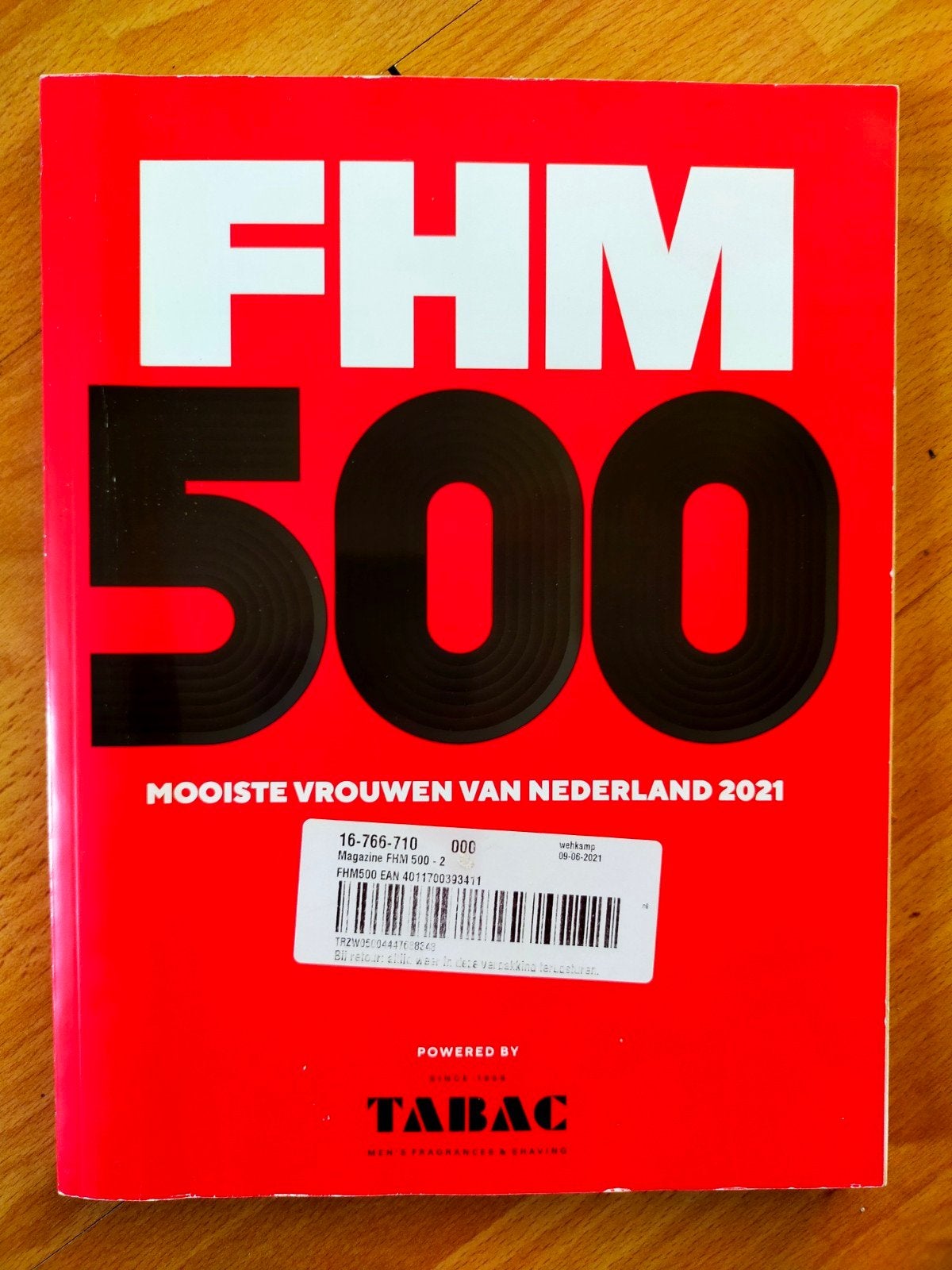 FHM 500 - Mooiste vrouwen van  Nederland 2021, Boeken, Ophalen of Verzenden, Zo goed als nieuw, Fotografen