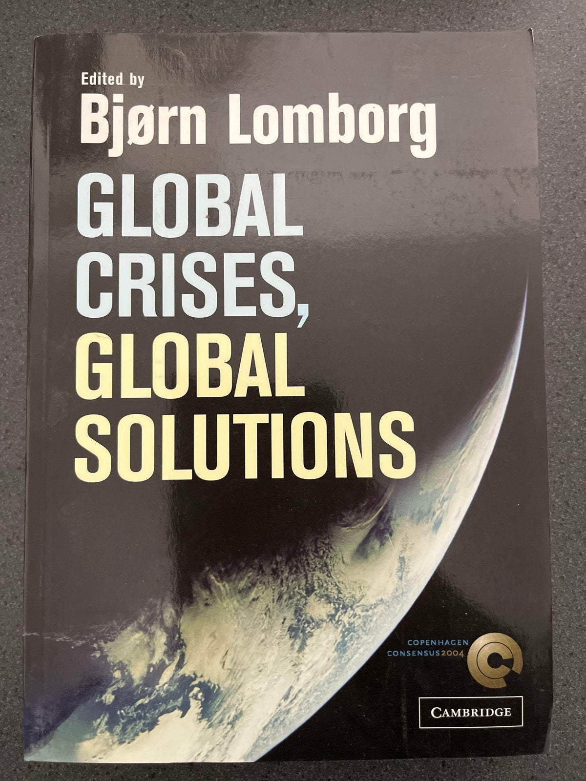 Global Crises, Global Solutions - Bjørn Lomborg, Ophalen of Verzenden, Gamma, Zo goed als nieuw, WO
