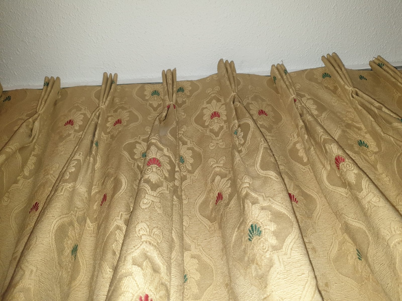 Gordijnen met plooiafwerking, beige met patroon, Huis en Inrichting, Stoffering | Gordijnen en Lamellen, Ophalen, Plooiafwerking