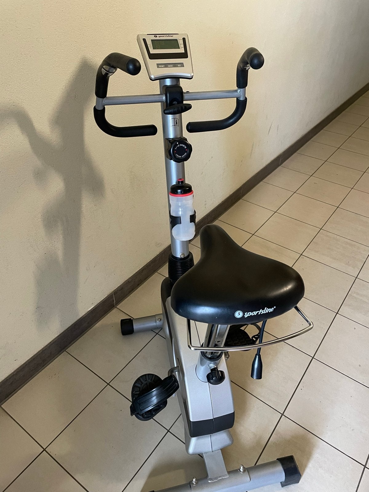 Hometrainer zo goed als nieuw - weinig gebruikt, Sport en Fitness, Ophalen, Zo goed als nieuw, Metaal, Benen